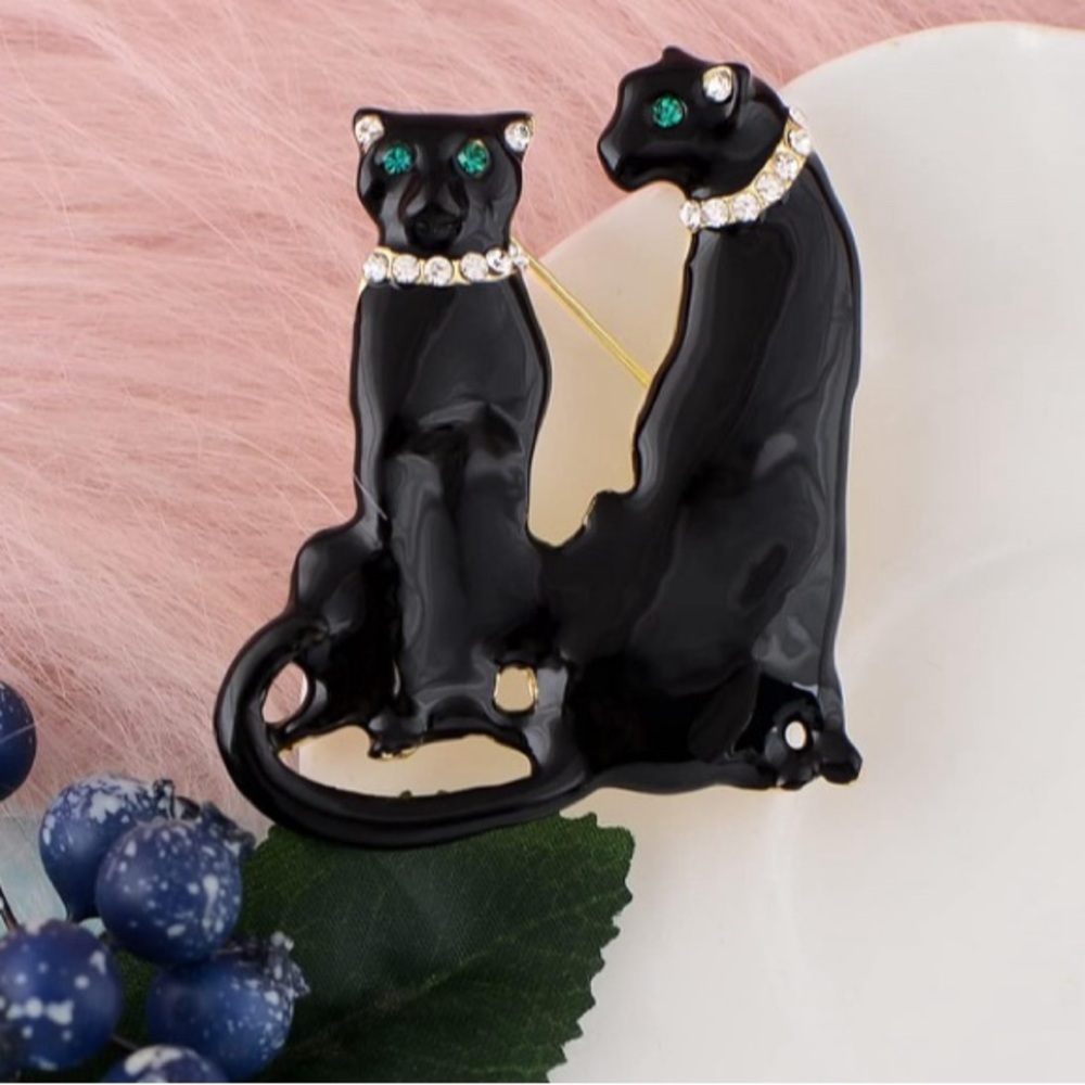 Double Leopard Panther Brooch - Picture 6 of 9